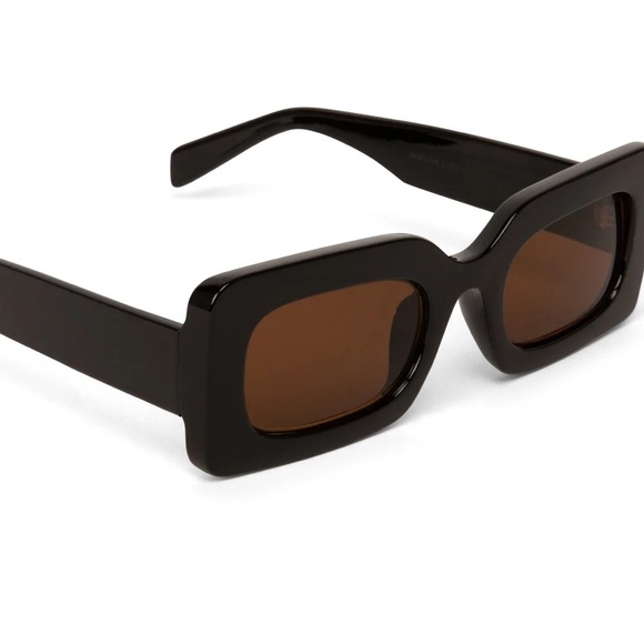 Matt & Nat Accessories - Matt & Nat  Ivy II LBlack Rectangular Sunglasses Black New